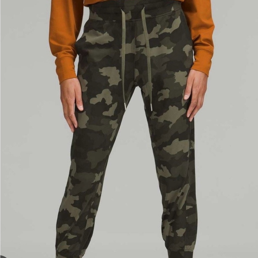 Camo Jogger lululemon size 6
